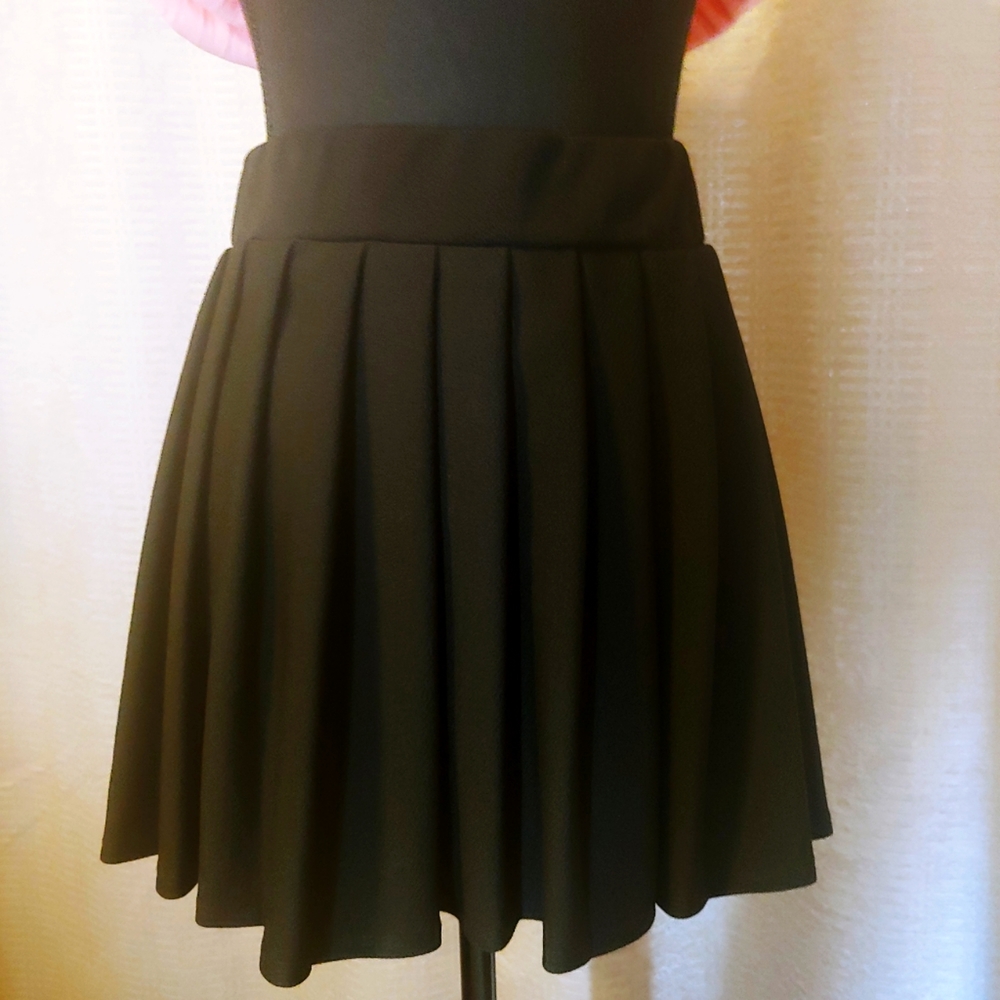 PLEATED Preppy school girl Office Siren black MINI skirt by LOVE STREAK